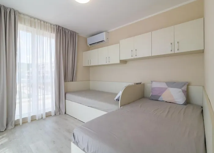 Vinnie View * Βάρνα